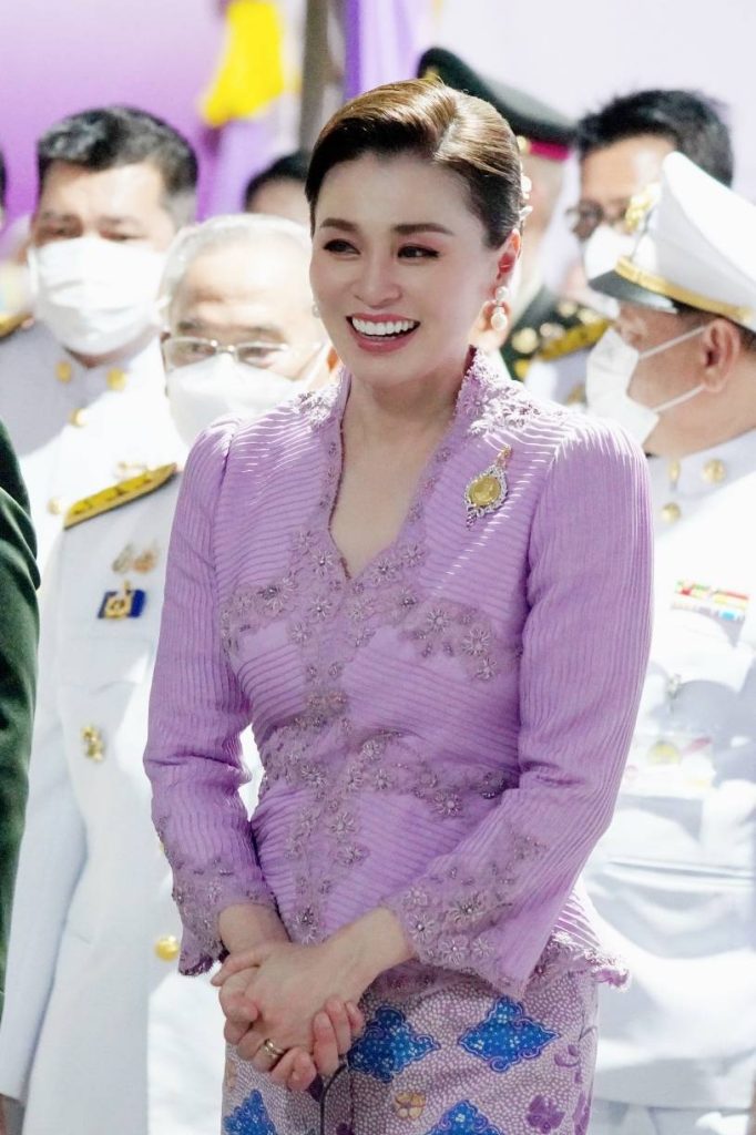 พระบาทสมเด็จพระเจ้าอยู่หัว และสมเด็จพระนางเจ้า ฯ พระบรมราชินี เสด็จพระราชดำเนินไปพระราชทานรางวัลการทดสอบการอัญเชิญพระมหาคัมภีร์อัลกุรอานระดับประเทศ ครั้งที่ 17 ประจำปี 2567 ณ มัสยิดกลางจังหวัดปัตตานี อำเภอเมืองปัตตานี จังหวัดปัตตานี และพระราชทานโล่เกียรติคุณและเงินรางวัลแก่คณะกรรมการอิสลามประจำจังหวัด และอิหม่ามที่มีผลการปฏิบัติงานดีเด่น ประจำปี 2566 และพระราชทานรางวัลแก่ผู้แทนโรงเรียน ผู้บริหารโรงเรียน ครู และนักเรียน โรงเรียนเอกชนสอนศาสนาอิสลามภาคใต้ ประจำปี 2566 ณ ที่ทำการองค์การบริหารส่วนจังหวัดปัตตานี อำเภอเมืองปัตตานี จังหวัดปัตตานี