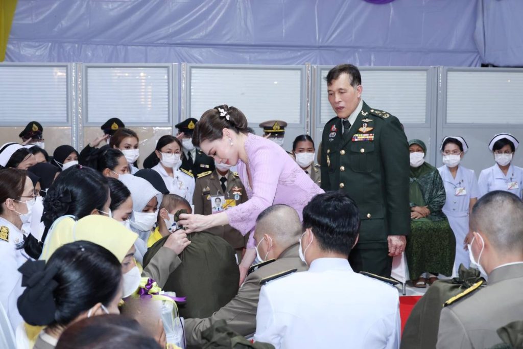 พระบาทสมเด็จพระเจ้าอยู่หัว และสมเด็จพระนางเจ้า ฯ พระบรมราชินี เสด็จพระราชดำเนินไปพระราชทานรางวัลการทดสอบการอัญเชิญพระมหาคัมภีร์อัลกุรอานระดับประเทศ ครั้งที่ 17 ประจำปี 2567 ณ มัสยิดกลางจังหวัดปัตตานี อำเภอเมืองปัตตานี จังหวัดปัตตานี และพระราชทานโล่เกียรติคุณและเงินรางวัลแก่คณะกรรมการอิสลามประจำจังหวัด และอิหม่ามที่มีผลการปฏิบัติงานดีเด่น ประจำปี 2566 และพระราชทานรางวัลแก่ผู้แทนโรงเรียน ผู้บริหารโรงเรียน ครู และนักเรียน โรงเรียนเอกชนสอนศาสนาอิสลามภาคใต้ ประจำปี 2566 ณ ที่ทำการองค์การบริหารส่วนจังหวัดปัตตานี อำเภอเมืองปัตตานี จังหวัดปัตตานี