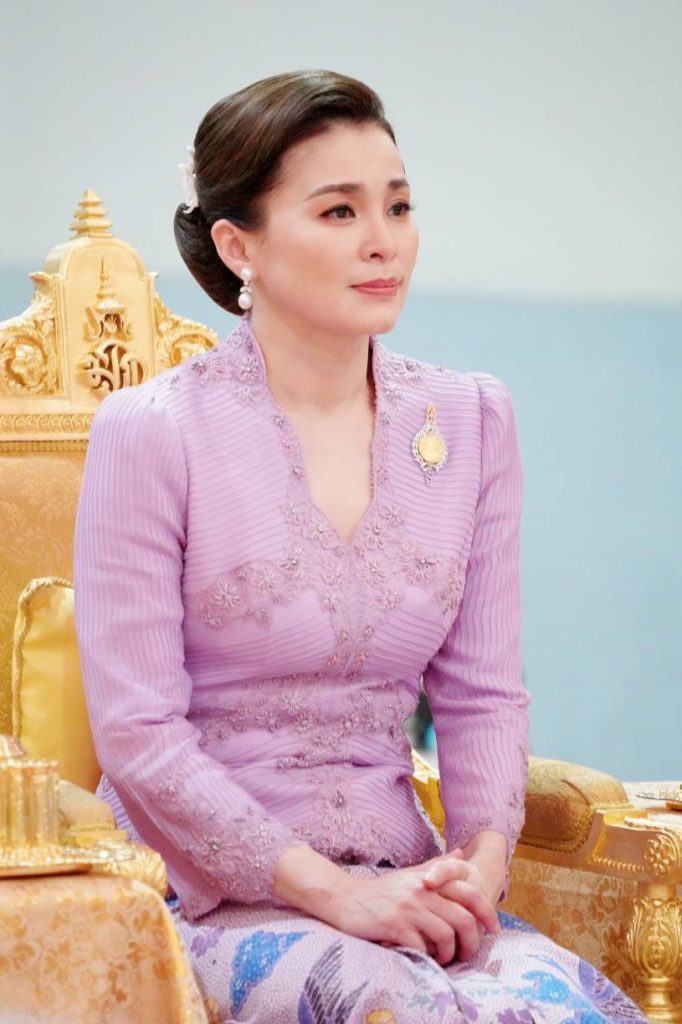 พระบาทสมเด็จพระเจ้าอยู่หัว และสมเด็จพระนางเจ้า ฯ พระบรมราชินี เสด็จพระราชดำเนินไปพระราชทานรางวัลการทดสอบการอัญเชิญพระมหาคัมภีร์อัลกุรอานระดับประเทศ ครั้งที่ 17 ประจำปี 2567 ณ มัสยิดกลางจังหวัดปัตตานี อำเภอเมืองปัตตานี จังหวัดปัตตานี และพระราชทานโล่เกียรติคุณและเงินรางวัลแก่คณะกรรมการอิสลามประจำจังหวัด และอิหม่ามที่มีผลการปฏิบัติงานดีเด่น ประจำปี 2566 และพระราชทานรางวัลแก่ผู้แทนโรงเรียน ผู้บริหารโรงเรียน ครู และนักเรียน โรงเรียนเอกชนสอนศาสนาอิสลามภาคใต้ ประจำปี 2566 ณ ที่ทำการองค์การบริหารส่วนจังหวัดปัตตานี อำเภอเมืองปัตตานี จังหวัดปัตตานี