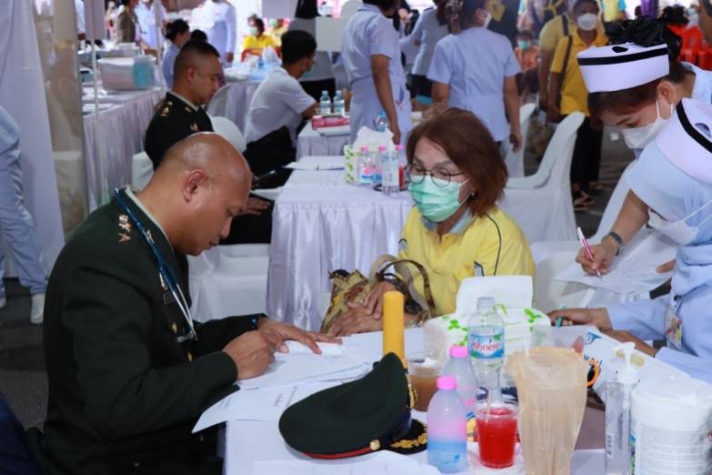 พระบาทสมเด็จพระเจ้าอยู่หัว และสมเด็จพระนางเจ้า ฯ พระบรมราชินี เสด็จพระราชดำเนินไปพระราชทานรางวัลการทดสอบการอัญเชิญพระมหาคัมภีร์อัลกุรอานระดับประเทศ ครั้งที่ 17 ประจำปี 2567 ณ มัสยิดกลางจังหวัดปัตตานี อำเภอเมืองปัตตานี จังหวัดปัตตานี และพระราชทานโล่เกียรติคุณและเงินรางวัลแก่คณะกรรมการอิสลามประจำจังหวัด และอิหม่ามที่มีผลการปฏิบัติงานดีเด่น ประจำปี 2566 และพระราชทานรางวัลแก่ผู้แทนโรงเรียน ผู้บริหารโรงเรียน ครู และนักเรียน โรงเรียนเอกชนสอนศาสนาอิสลามภาคใต้ ประจำปี 2566 ณ ที่ทำการองค์การบริหารส่วนจังหวัดปัตตานี อำเภอเมืองปัตตานี จังหวัดปัตตานี