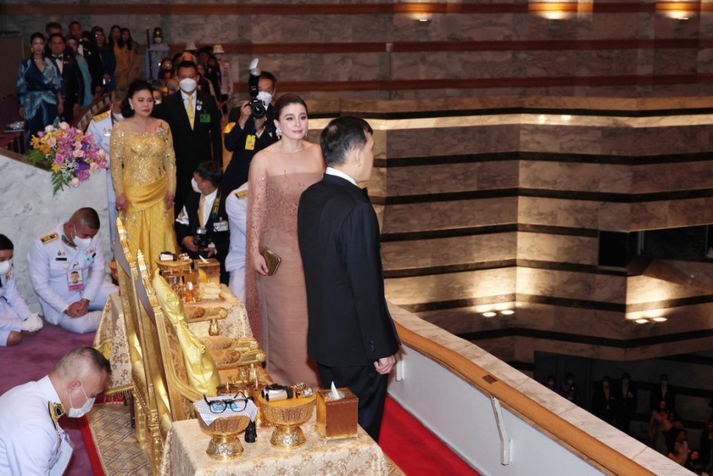 พระบาทสมเด็จพระเจ้าอยู่หัว และสมเด็จพระนางเจ้า ฯ พระบรมราชินี เสด็จพระราชดำเนินโดยรถยนต์พระที่นั่ง จากพระที่นั่งอัมพรสถาน พระราชวังดุสิต ไปทอดพระเนตร การแสดงบัลเลต์ เรื่อง “สวอนเลค” (Swan Lake) โดยคณะบอลชอยบัลเลต์ จากสหพันธรัฐรัสเซีย เพื่อเฉลิมพระเกียรติพระบาทสมเด็จพระเจ้าอยู่หัว เนื่องในโอกาสพระราชพิธีมหามงคลเฉลิมพระชนมพรรษา ๖ รอบ ๒๘ กรกฎาคม ๒๕๖๗ อันเป็นการแสดงเปิดงานมหกรรมศิลปะการแสดง และดนตรีนานาชาติ กรุงเทพ ฯ ครั้งที่ ๒๖ ณ หอประชุมใหญ่ ศูนย์วัฒนธรรมแห่งประเทศไทย เขตห้วยขวาง กรุงเทพมหานคร