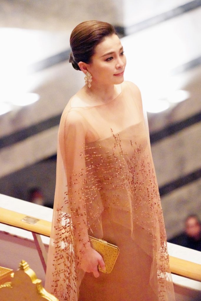 พระบาทสมเด็จพระเจ้าอยู่หัว และสมเด็จพระนางเจ้า ฯ พระบรมราชินี เสด็จพระราชดำเนินโดยรถยนต์พระที่นั่ง จากพระที่นั่งอัมพรสถาน พระราชวังดุสิต ไปทอดพระเนตร การแสดงบัลเลต์ เรื่อง “สวอนเลค” (Swan Lake) โดยคณะบอลชอยบัลเลต์ จากสหพันธรัฐรัสเซีย เพื่อเฉลิมพระเกียรติพระบาทสมเด็จพระเจ้าอยู่หัว เนื่องในโอกาสพระราชพิธีมหามงคลเฉลิมพระชนมพรรษา ๖ รอบ ๒๘ กรกฎาคม ๒๕๖๗ อันเป็นการแสดงเปิดงานมหกรรมศิลปะการแสดง และดนตรีนานาชาติ กรุงเทพ ฯ ครั้งที่ ๒๖ ณ หอประชุมใหญ่ ศูนย์วัฒนธรรมแห่งประเทศไทย เขตห้วยขวาง กรุงเทพมหานคร