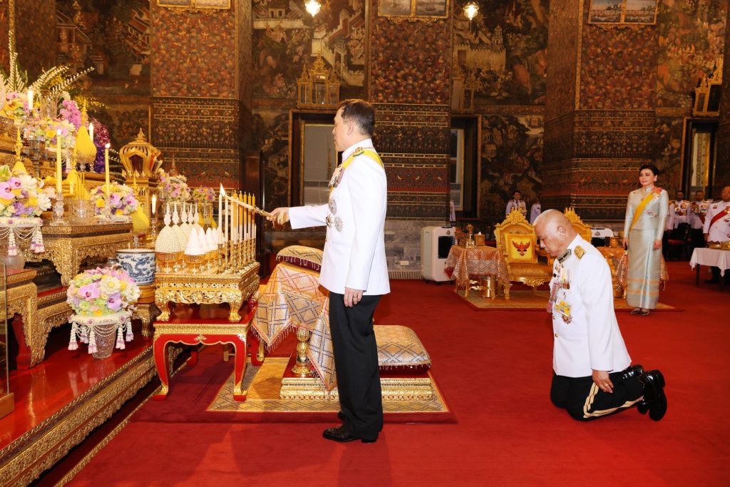 ทรงบำเพ็ญพระราชกุศลถวายผ้าพระกฐิน ณ วัดพระเชตุพนวิมลมังคลาราม