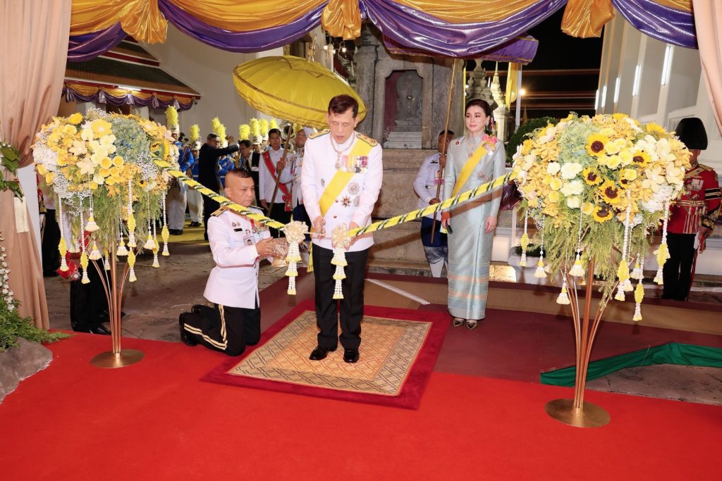 ทรงบำเพ็ญพระราชกุศลถวายผ้าพระกฐิน ณ วัดพระเชตุพนวิมลมังคลาราม