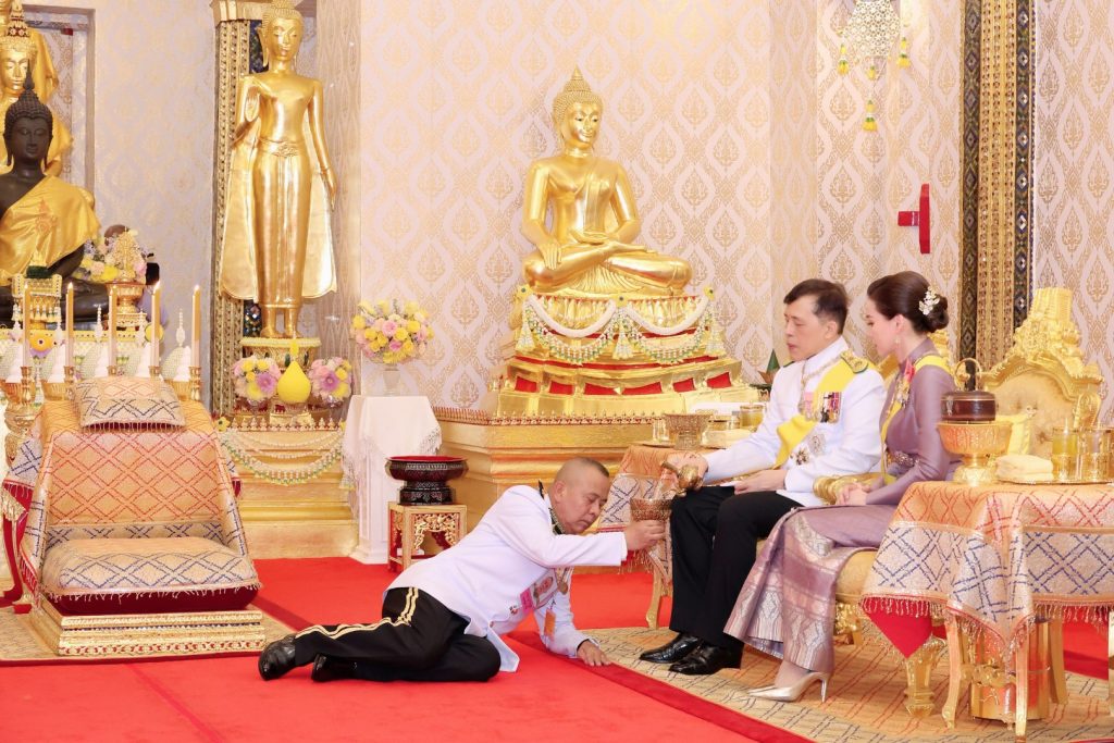 เสด็จพระราชดำเนินไปในการพระราชพิธีทรงบำเพ็ญพระราชกุศลถวายผ้าพระกฐิน ณ วัดพระพุทธบาท อำเภอพระพุทธบาท จังหวัดสระบุรี