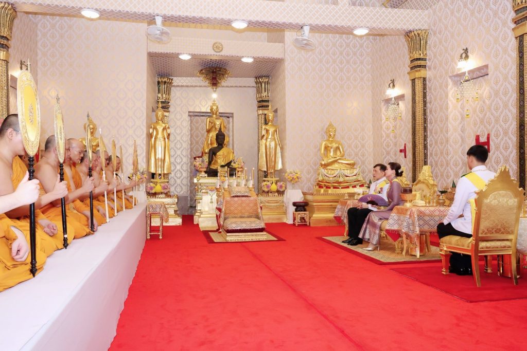 เสด็จพระราชดำเนินไปในการพระราชพิธีทรงบำเพ็ญพระราชกุศลถวายผ้าพระกฐิน ณ วัดพระพุทธบาท อำเภอพระพุทธบาท จังหวัดสระบุรี