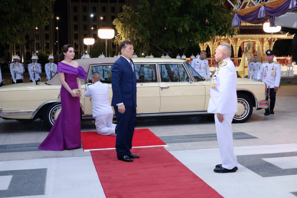 วันที่ 3 พฤศจิกายน 2567 เวลา 19.14 น. พระบาทสมเด็จพระเจ้าอยู่หัว และสมเด็จพระนางเจ้า ฯ พระบรมราชินี เสด็จพระราชดำเนินโดยรถยนต์พระที่นั่ง จากพระที่นั่งอัมพรสถาน พระราชวังดุสิต ไปทอดพระเนตรการแสดงโขนรอบปฐมทัศน์ เรื่อง รามเกียรติ์ ตอน “พระจักราวตาร” ณ หอประชุมใหญ่ ศูนย์วัฒนธรรมแห่งประเทศไทย เขตห้วยขวาง กรุงเทพมหานคร