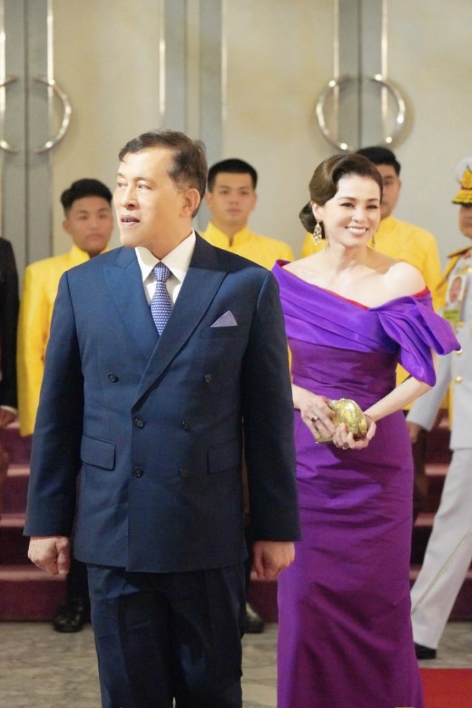 วันที่ 3 พฤศจิกายน 2567 เวลา 19.14 น. พระบาทสมเด็จพระเจ้าอยู่หัว และสมเด็จพระนางเจ้า ฯ พระบรมราชินี เสด็จพระราชดำเนินโดยรถยนต์พระที่นั่ง จากพระที่นั่งอัมพรสถาน พระราชวังดุสิต ไปทอดพระเนตรการแสดงโขนรอบปฐมทัศน์ เรื่อง รามเกียรติ์ ตอน “พระจักราวตาร” ณ หอประชุมใหญ่ ศูนย์วัฒนธรรมแห่งประเทศไทย เขตห้วยขวาง กรุงเทพมหานคร