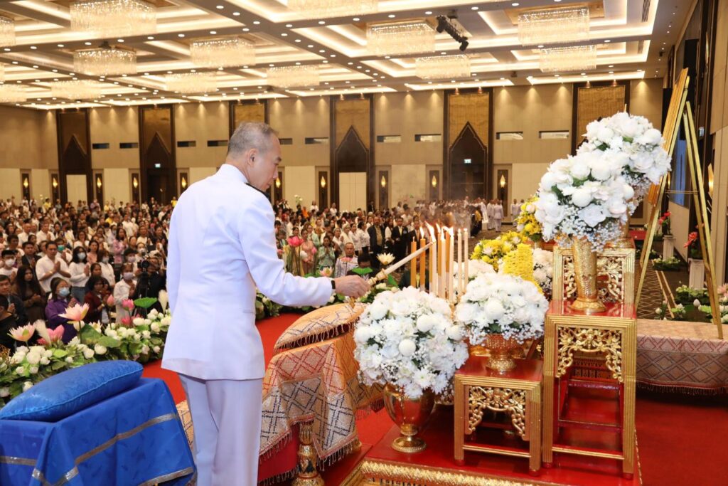 ันนี้ (2 พย 67) เวลา 08.45 น. พระบาทสมเด็จพระเจ้าอยู่หัว ทรงพระกรุณาโปรดเกล้าโปรดกระหม่อมให้ นายอำพน กิตติอำพน องคมนตรี เป็นผู้แทนพระองค์ ไปในพิธีเปิดหลักสูตร "ปูทาง สู่การตื่นรู้ ธรรมนาวา วัง" (ภาคประชาชน) ณ หอประชุมกองทัพบก เขตวังทองหลาง กรุงเทพมหานคร