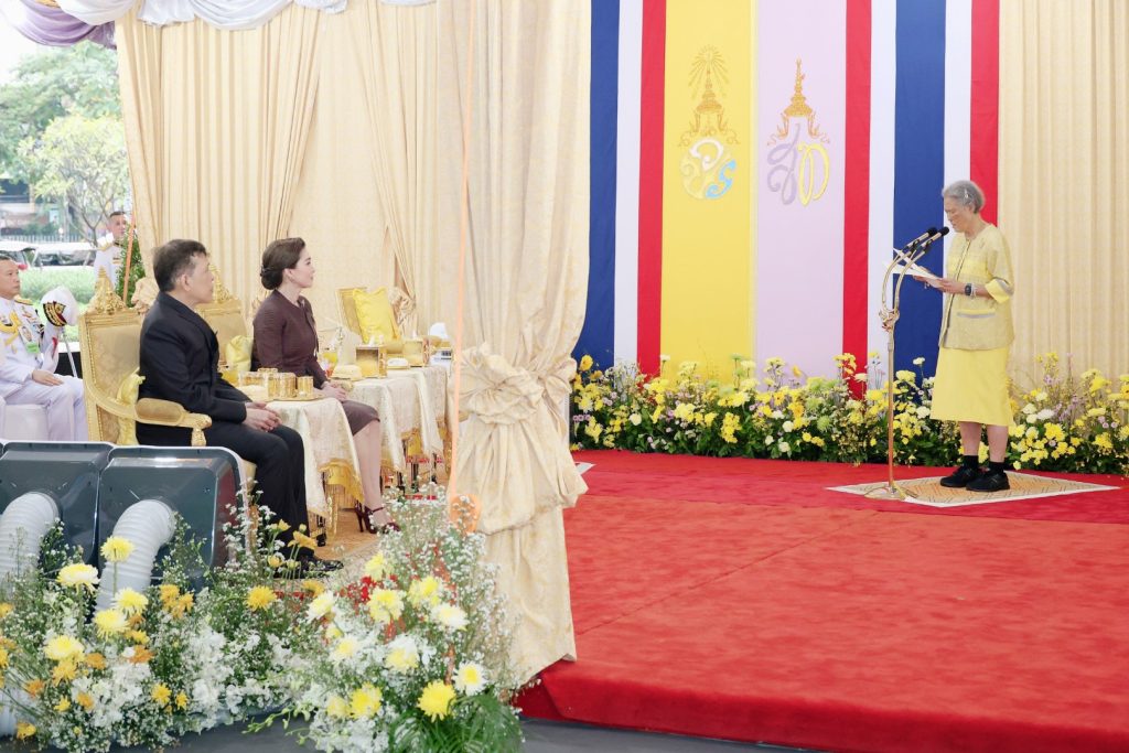 ทรงเปิดอาคาร “จักรีทศมรามาธิบดินทร์” ณ โรงพยาบาลจุฬาลงกรณ์ สภากาชาดไทย