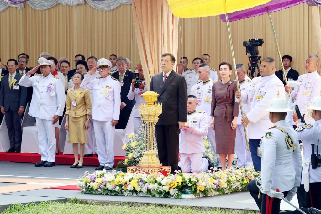 ทรงเปิดอาคาร “จักรีทศมรามาธิบดินทร์” ณ โรงพยาบาลจุฬาลงกรณ์ สภากาชาดไทย