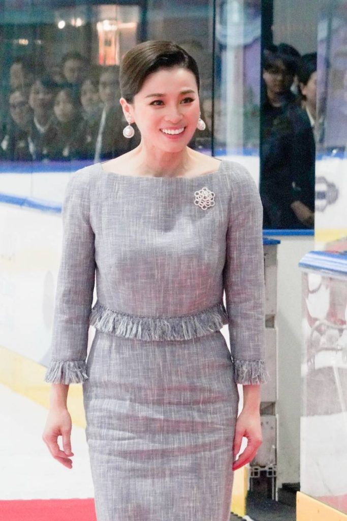 สมเด็จพระนางเจ้า ฯ พระบรมราชินี เสด็จ ฯ ไปทอดพระเนตรการแข่งขันกีฬาฮอกกี้น้ำแข็งคนพิการชิงแชมป์โลก รายการ “2024 แบงค็อก เวิลด์ พารา ไอซ์ ฮอกกี้ แชมเปียนชิพส์ ซี-พูล” (2024 Bangkok World Para Ice Hockey Championships C- Pool) และพระราชทานถ้วยรางวัลการแข่งขัน ฯ แก่ทีมที่ชนะเลิศ ณ สนามฮอกกี้น้ำแข็ง “ไทยแลนด์ อินเตอร์เนชันแนล ไอซ์ ฮอกกี้ อารีนา” (Thailand International Ice Hockey Arena) เขตห้วยขวาง กรุงเทพมหานคร