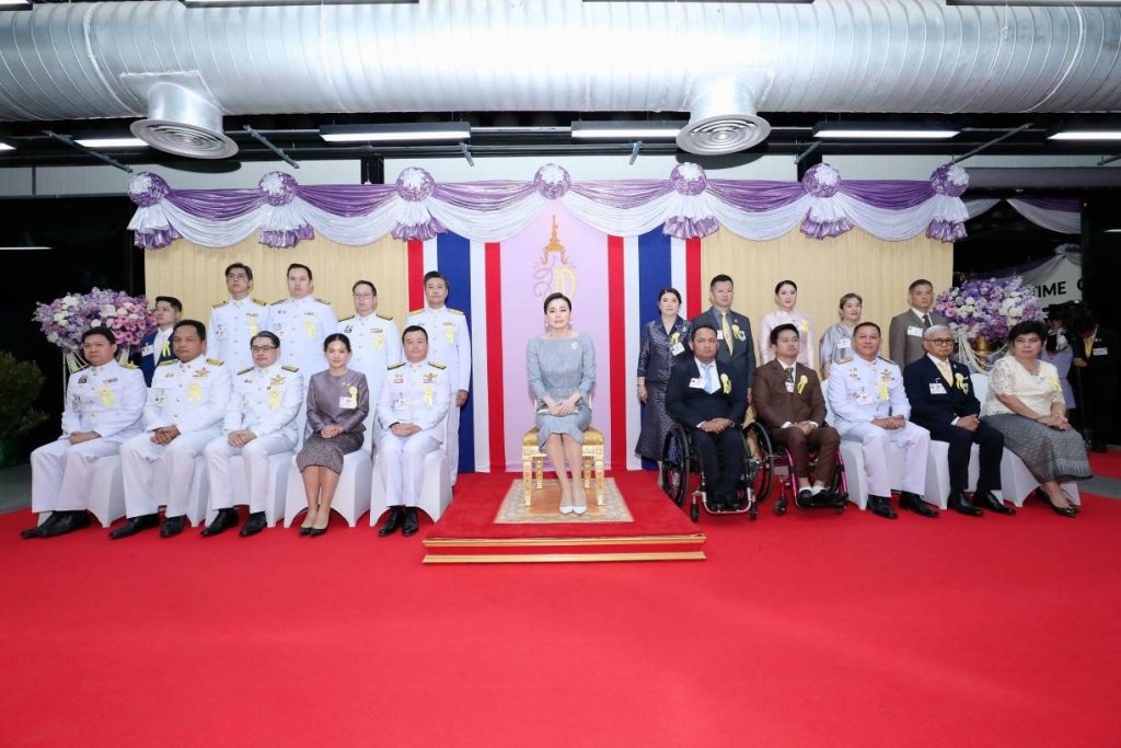 สมเด็จพระนางเจ้า ฯ พระบรมราชินี เสด็จ ฯ ไปทอดพระเนตรการแข่งขันกีฬาฮอกกี้น้ำแข็งคนพิการชิงแชมป์โลก รายการ “2024 แบงค็อก เวิลด์ พารา ไอซ์ ฮอกกี้ แชมเปียนชิพส์ ซี-พูล” (2024 Bangkok World Para Ice Hockey Championships C- Pool) และพระราชทานถ้วยรางวัลการแข่งขัน ฯ แก่ทีมที่ชนะเลิศ ณ สนามฮอกกี้น้ำแข็ง “ไทยแลนด์ อินเตอร์เนชันแนล ไอซ์ ฮอกกี้ อารีนา” (Thailand International Ice Hockey Arena) เขตห้วยขวาง กรุงเทพมหานคร