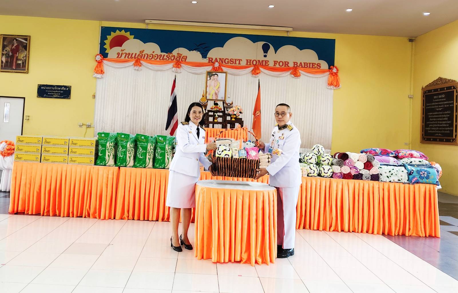 พระบาทสมเด็จพระเจ้าอยู่หัว ทรงพระกรุณาโปรดเกล้าโปรดกระหม่อมพระราชทานสิ่งของเครื่องอุปโภคบริโภค และเวชภัณฑ์ทางการแพทย์ แก่สถานสงเคราะห์ต่าง ๆ  เนื่องในโอกาสวันคล้ายวันประสูติ  สมเด็จพระเจ้าลูกเธอ เจ้าฟ้าพัชรกิติยาภา นเรนทิราเทพยวดี  กรมหลวงราชสาริณีสิริพัชร มหาวัชรราชธิดา  วันที่ 7 ธันวาคม 2567