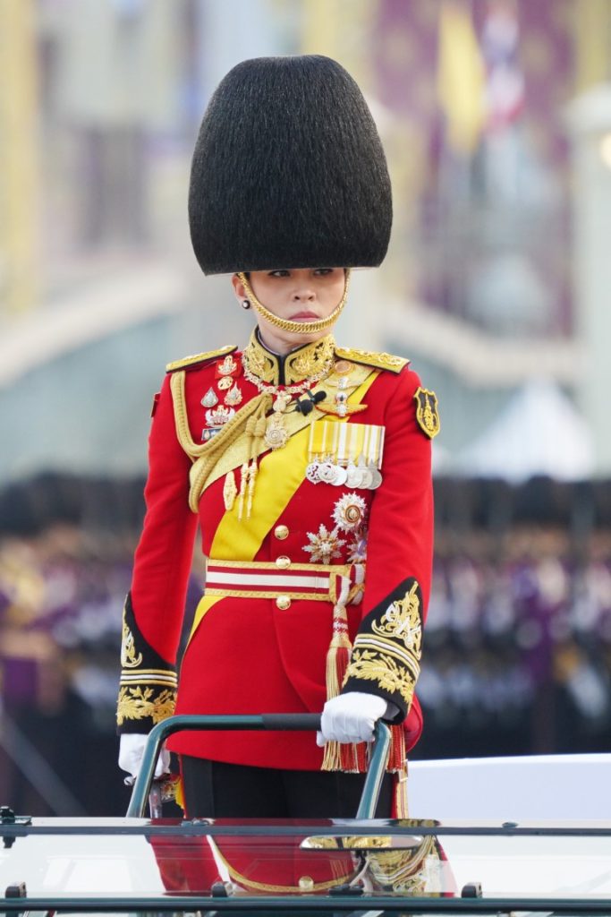 พระบาทสมเด็จพระเจ้าอยู่หัว เสด็จพระราชดำเนินไปในพิธีสวนสนามและถวายสัตย์ปฏิญาณตนของทหารรักษาพระองค์ เนื่องในโอกาสพระราชพิธีมหามงคลเฉลิมพระชนมพรรษา 6 รอบ 28 กรกฎาคม 2567 ณ พระลานพระราชวังดุสิต