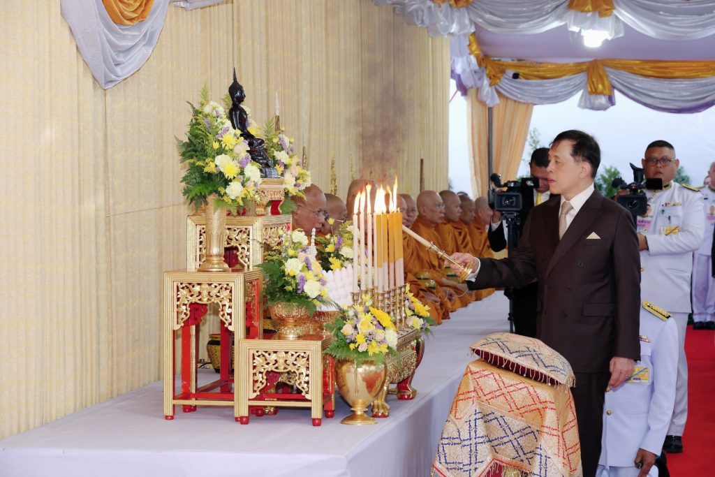 ทรงเปิด “สะพานทศมราชัน” ณ สะพานทศมราชัน ทางพิเศษสายพระราม 3 – ดาวคะนอง – วงแหวนรอบนอกกรุงเทพมหานครด้านตะวันตก