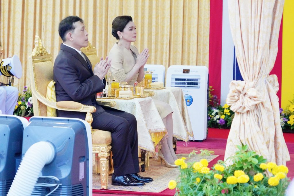 ทรงเปิด “สะพานทศมราชัน” ณ สะพานทศมราชัน ทางพิเศษสายพระราม 3 – ดาวคะนอง – วงแหวนรอบนอกกรุงเทพมหานครด้านตะวันตก