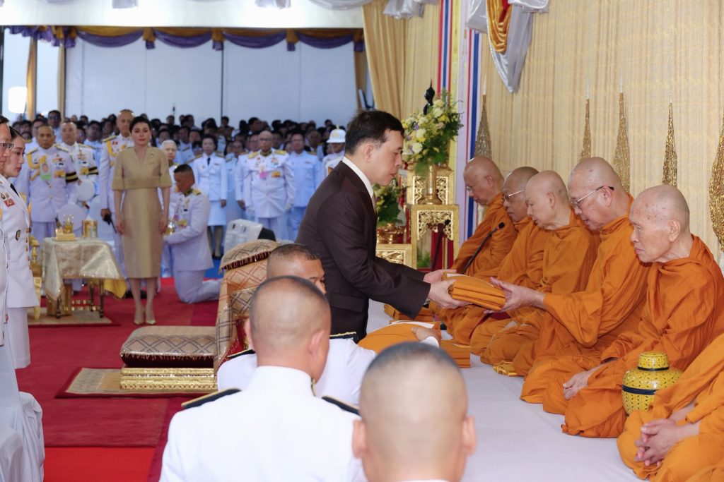 ทรงเปิด “สะพานทศมราชัน” ณ สะพานทศมราชัน ทางพิเศษสายพระราม 3 – ดาวคะนอง – วงแหวนรอบนอกกรุงเทพมหานครด้านตะวันตก