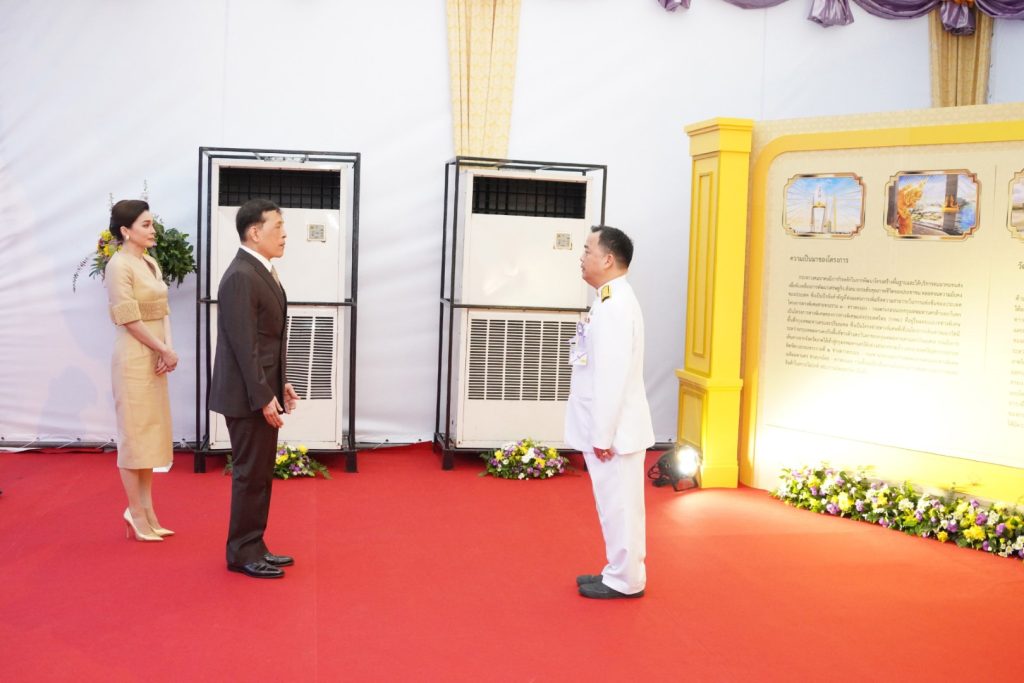 ทรงเปิด “สะพานทศมราชัน” ณ สะพานทศมราชัน ทางพิเศษสายพระราม 3 – ดาวคะนอง – วงแหวนรอบนอกกรุงเทพมหานครด้านตะวันตก
