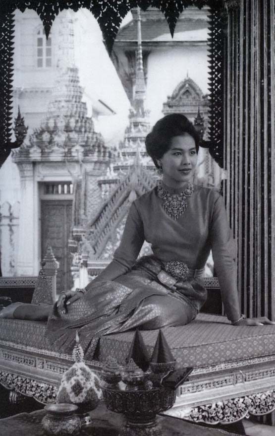 ทรงเชิดชูศิลปวัฒนธรรมไทย สมเด็จพระนางเจ้าสิริกิติ์ พระบรมราชินีนาถ พระบรมราชชนนีพันปีหลวง