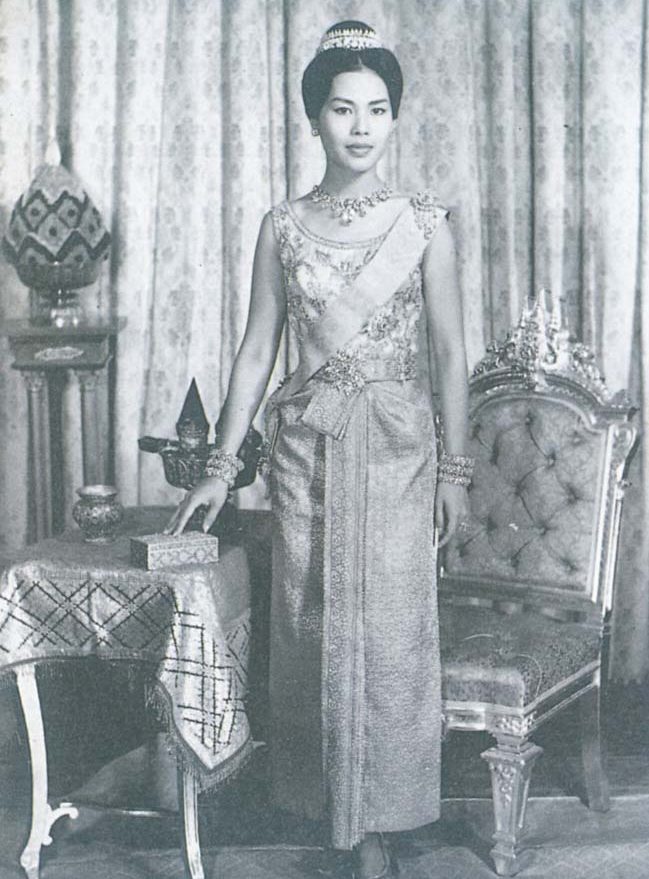 ทรงเชิดชูศิลปวัฒนธรรมไทย สมเด็จพระนางเจ้าสิริกิติ์ พระบรมราชินีนาถ พระบรมราชชนนีพันปีหลวง