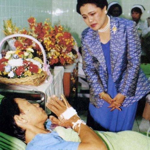 ทรงเป็นขวัญและกำลังใจ สมเด็จพระนางเจ้าสิริกิติ์ พระบรมราชินีนาถ พระบรมราชชนนีพันปีหลวง